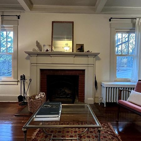 The Farmhouse At Fort Hill Peekskill Exterior foto